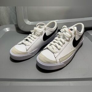 Nike Blazer Low '77 Sneakers